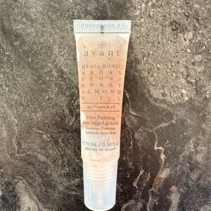 Avant Velvet Perfecting Rose Sugar Lip Scrub Size 10ml Sweet Almond Oil